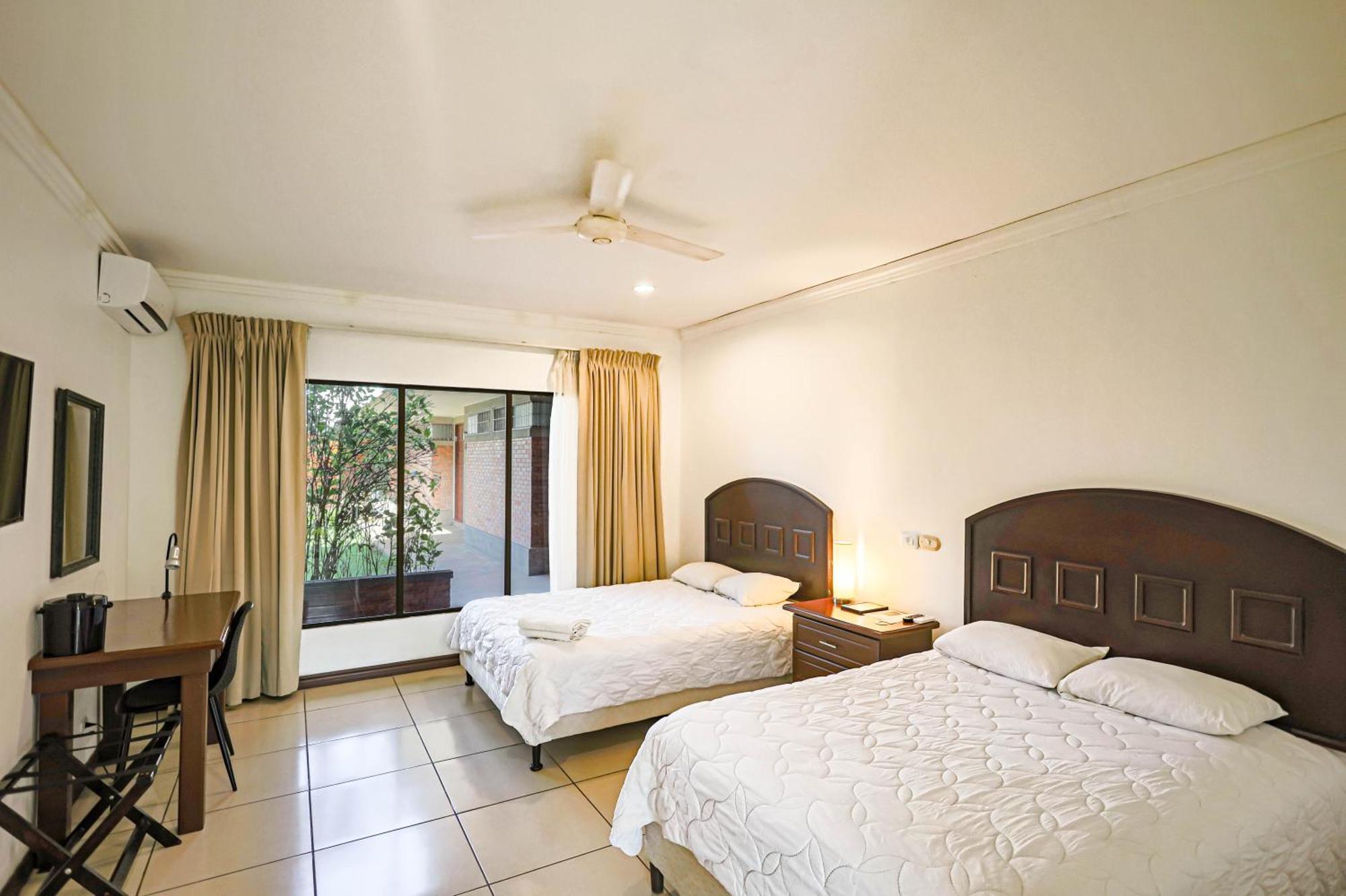 Hotel Cana Brava Inn Cañas エクステリア 写真