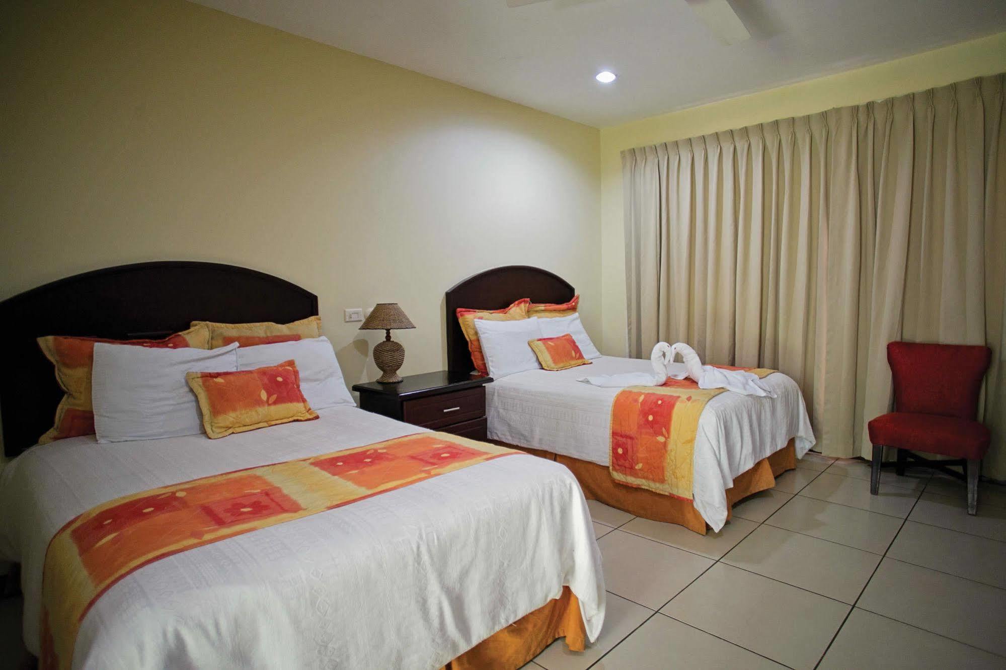 Hotel Cana Brava Inn Cañas エクステリア 写真