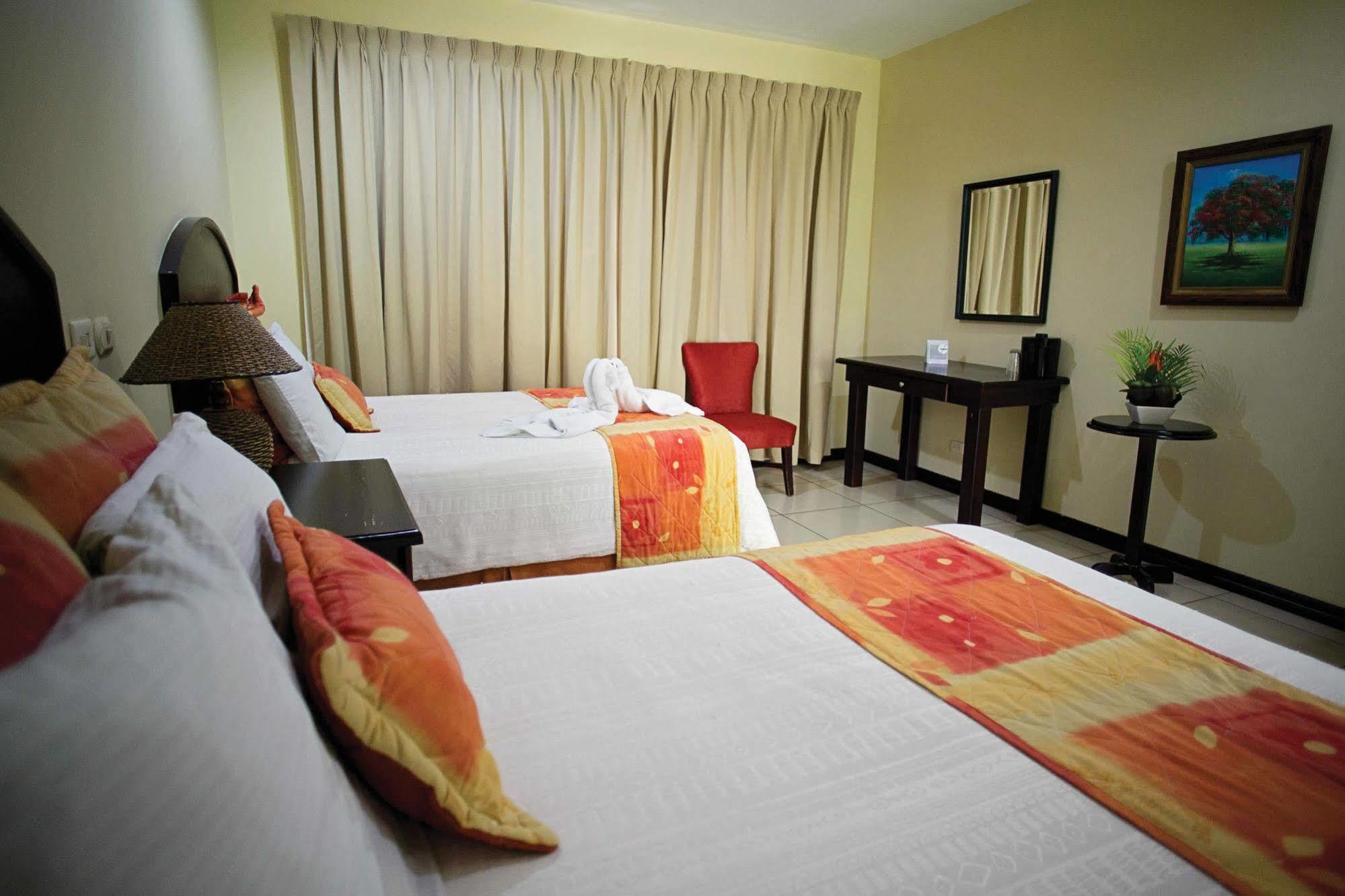 Hotel Cana Brava Inn Cañas エクステリア 写真